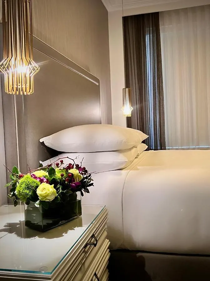 The Wallace Hotel New York 5*,